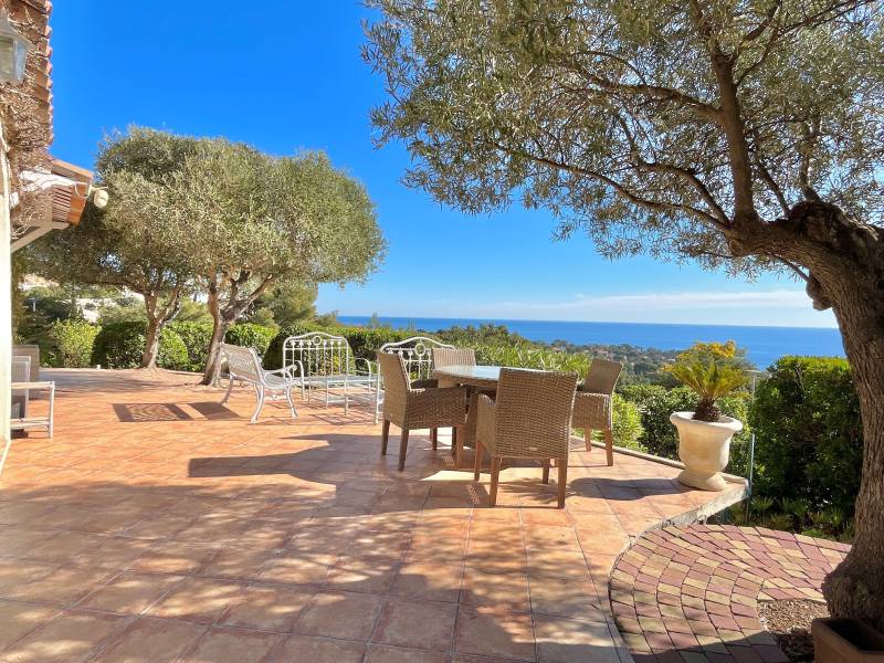 VUE MER PANORAMIQUE - QUARTIER RESIDENTIEL - CALME ABSOLU - DOUBLE GARAGE- LES ISSAMBRES