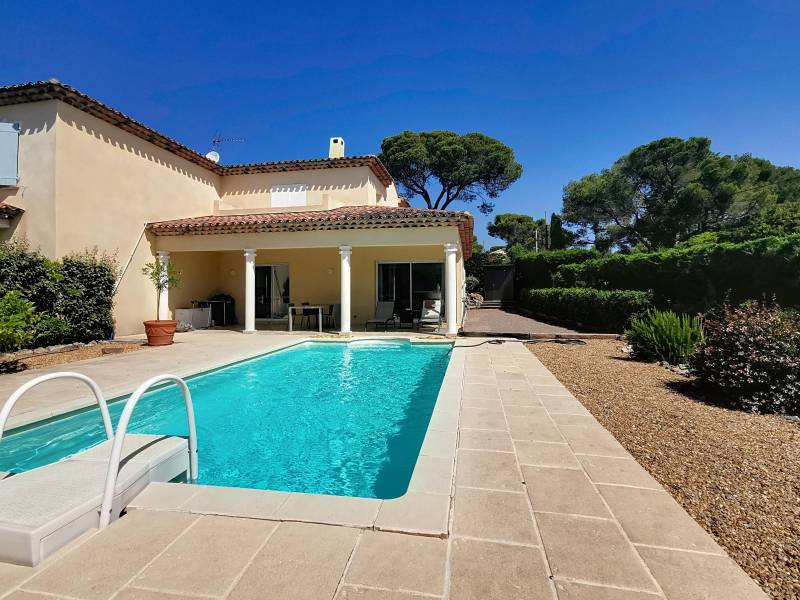 A VENDRE VILLA 4 PIECES AVEC PISCINE DANS DOMAINE SECURISE