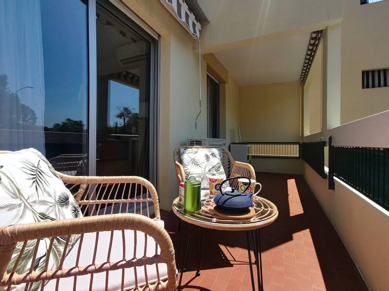 A VENDRE 2 PIECES AVEC GARAGE DANS RESIDENCE PROCHE PLAGE