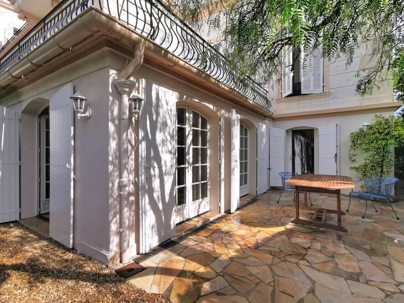 À VENDRE APPARTEMENT 3 PIECES DE 79M² EN REZ-DE-JARDIN