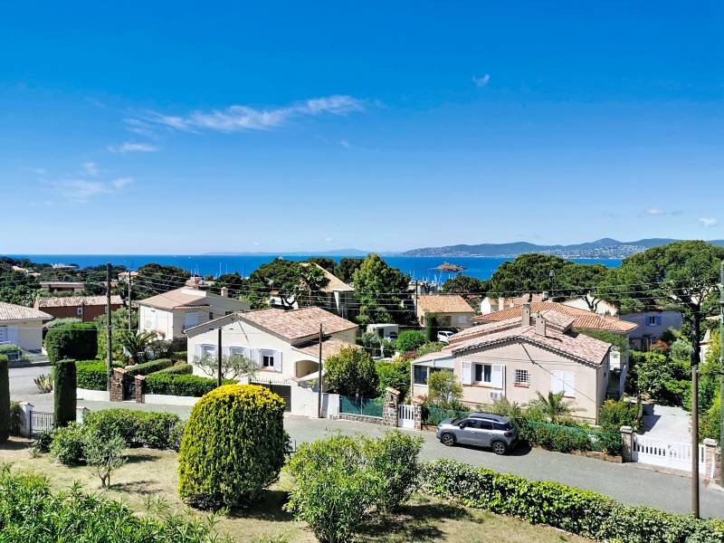 A VENDRE APPARTEMENT 3 PIECES 70 m² VUE MER