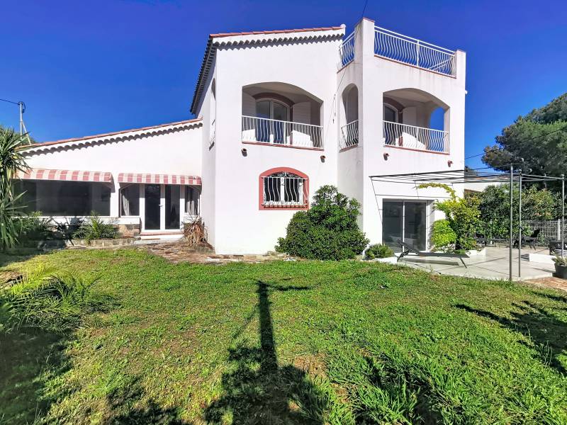 A VENDRE BOULOURIS VILLA 7 PIECES DE 155M² AVEC 5 CHAMBRES SUR 725M² DE TERRAIN