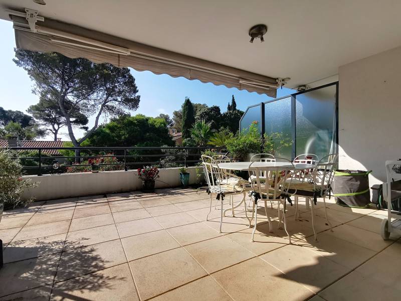 A VENDRE APPARTEMENT 3 PIECES 100m² EN DERNIER ETAGE santa lucia avec 2 garages