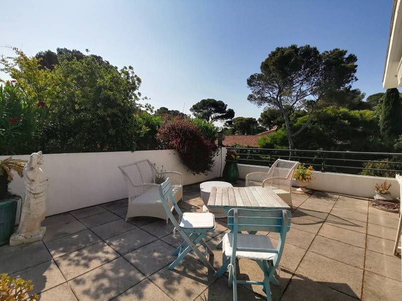 A VENDRE APPARTEMENT 3 PIECES 100m² EN DERNIER ETAGE santa lucia avec 2 garages