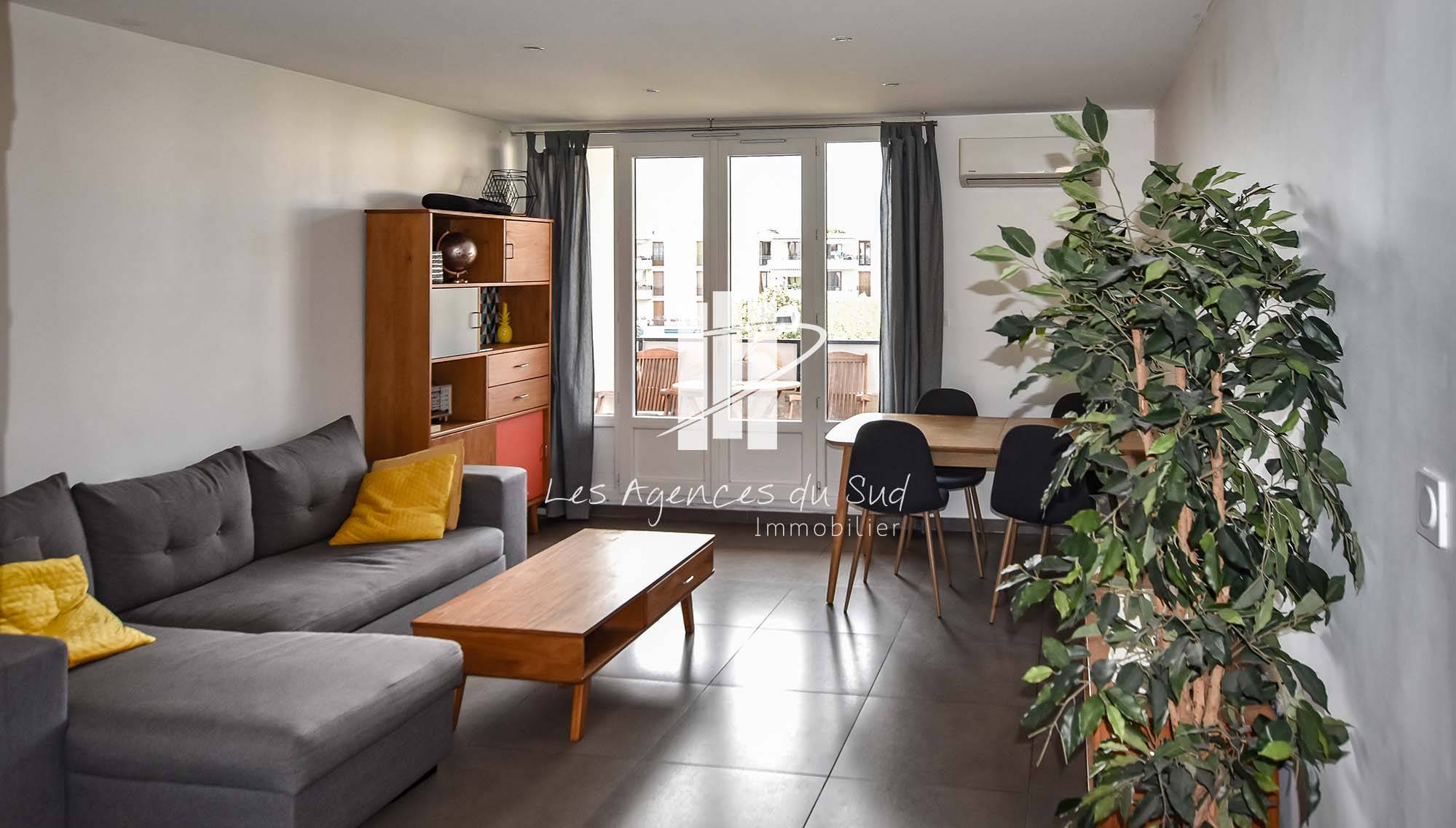 VENDU - APPARTEMENT 4 PIECES AVEC TERRASSE A VENDRE A ST RAPHAEL PROCHE DU CENTRE VILLE