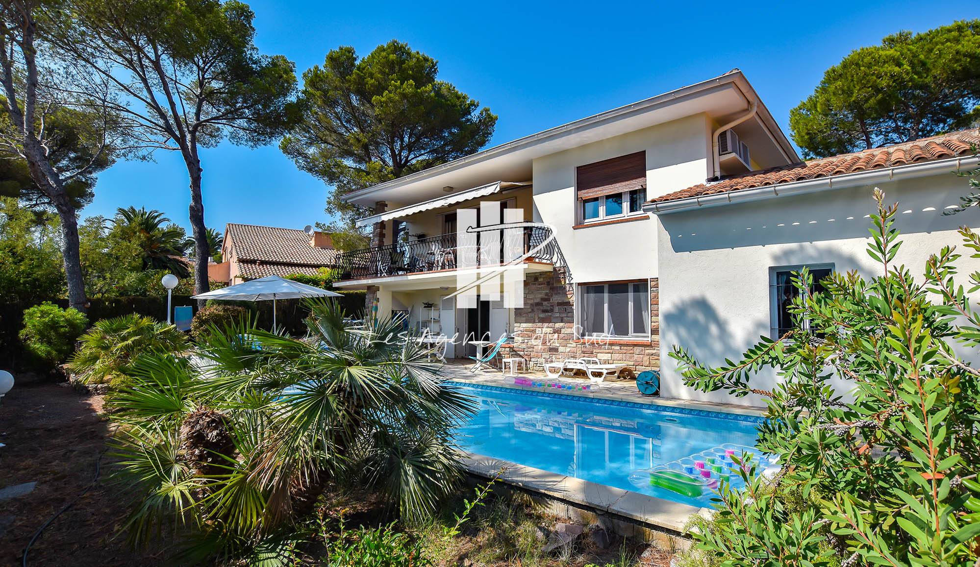VENDU - VILLA FAMILIALE 5 PIECES AVEC PISCINE A VENDRE A BOULOURIS ST RAPHAEL