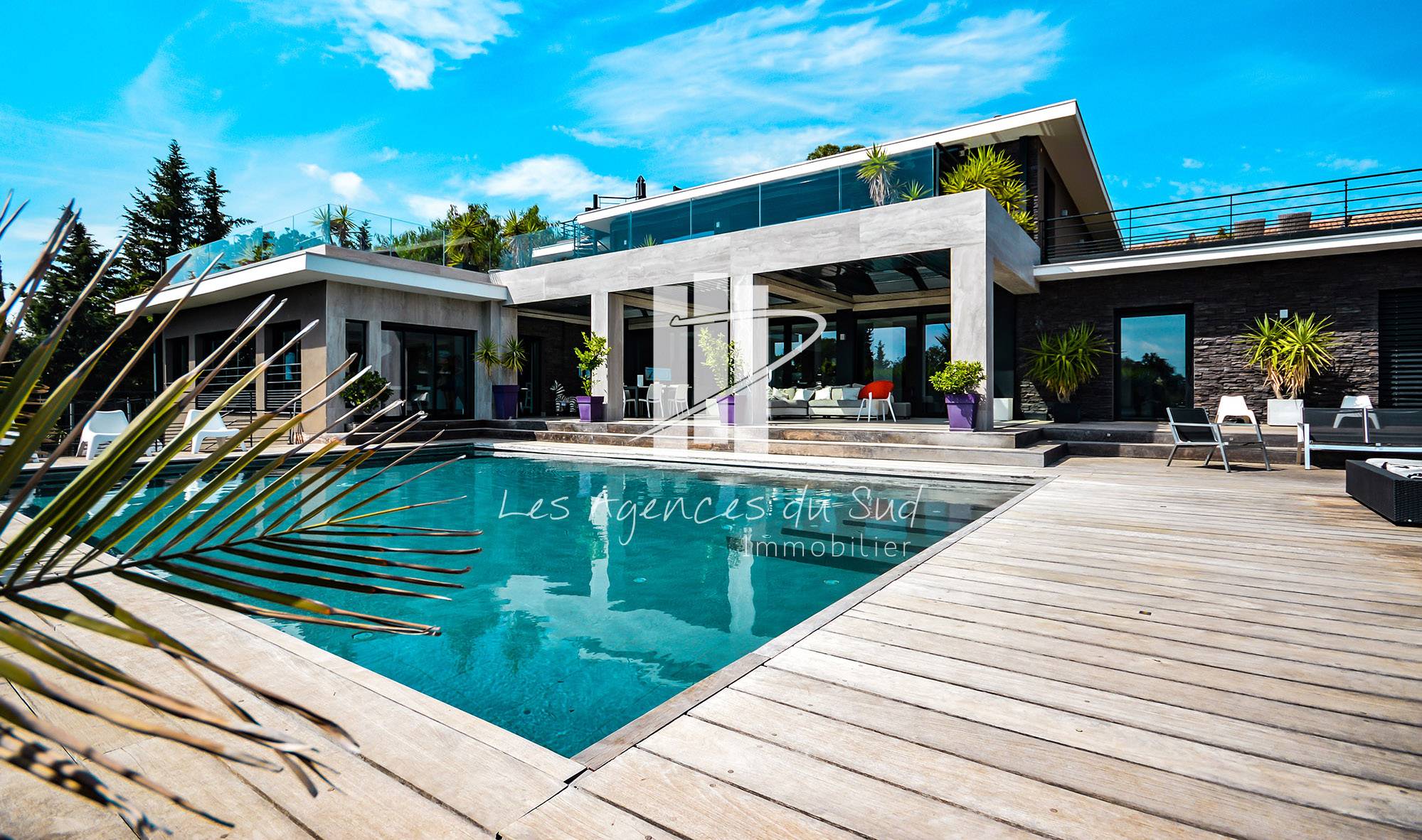 VILLA DE PRESTIGE A VENDRE A ST RAPHAEL