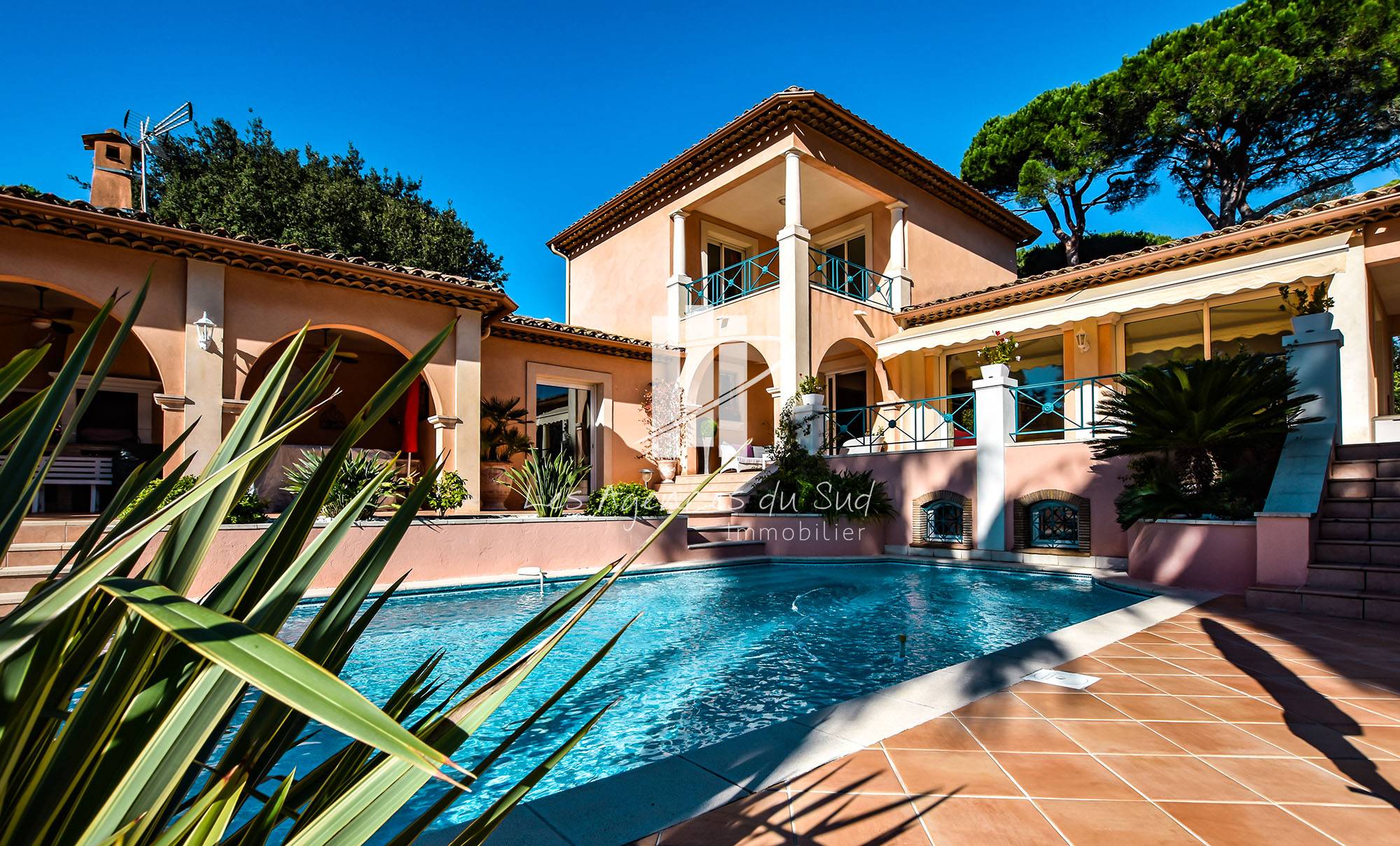 MAISON DE LUXE EN VENTE VALESCURE SAINT RAPHAEL