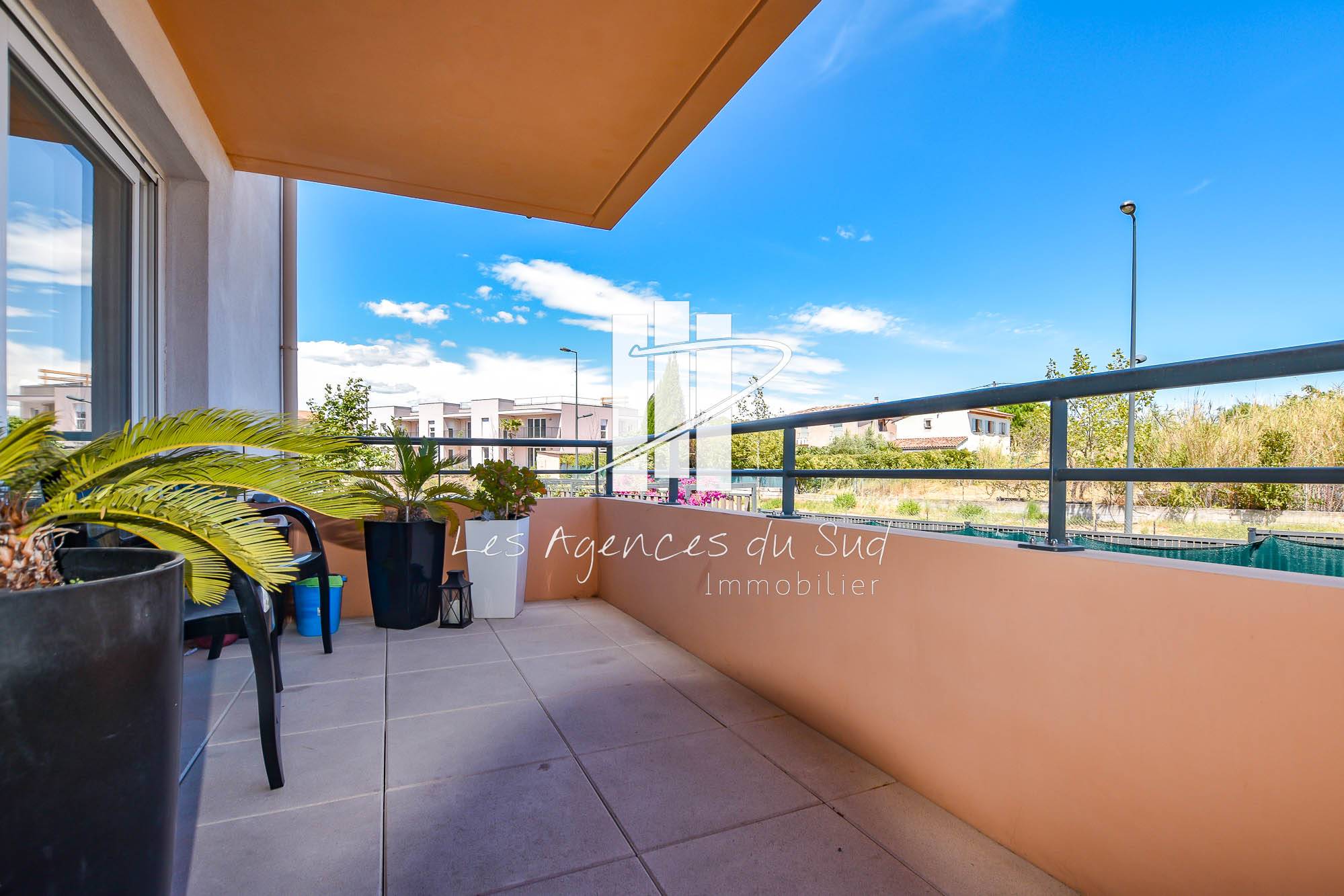 APPARTEMENT 3 PIECES AVEC TERRASSE ET PARKING A VENDRE A FREJUS