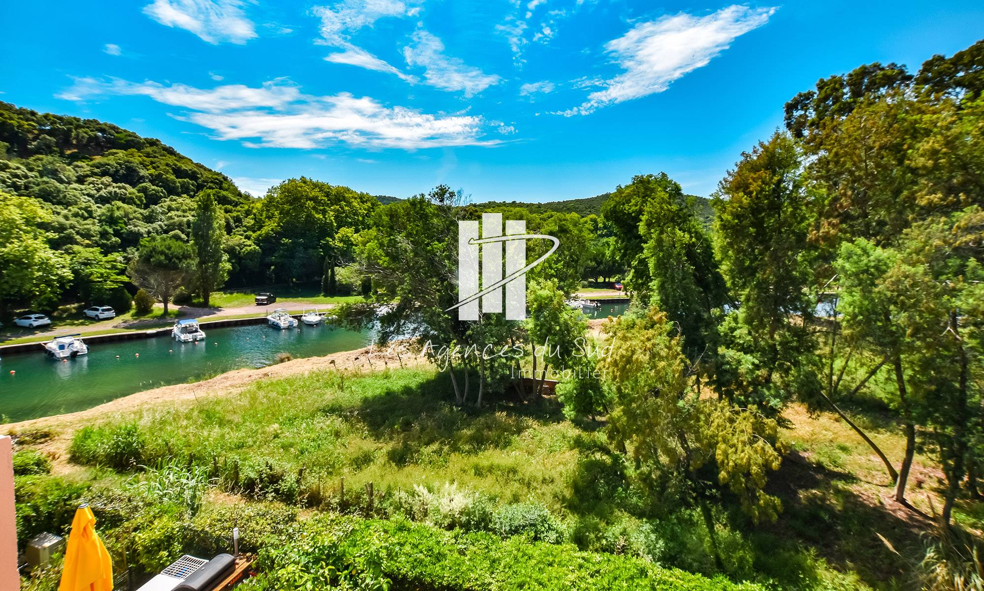VENDU - APPARTEMENT 2 PIÈCES DANS UNE RÉSIDENCE AU CALME EN BORD DE RIVIÈRE ET PROCHE DE LA MER A AGAY