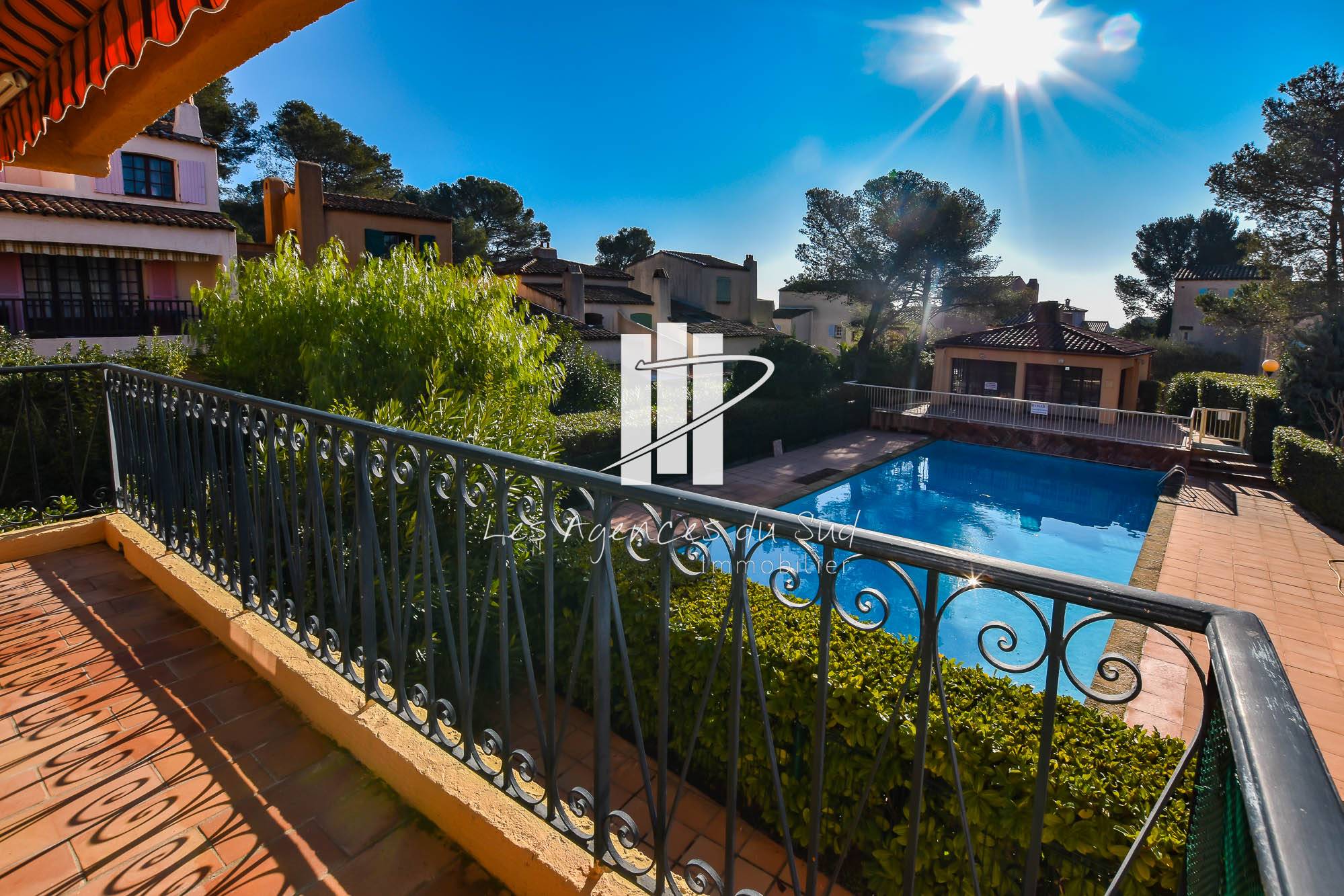 VENDU - APPARTEMENT 2 PIECES AVEC TERRASSE ET PARKING A VENDRE A BOULOURIS