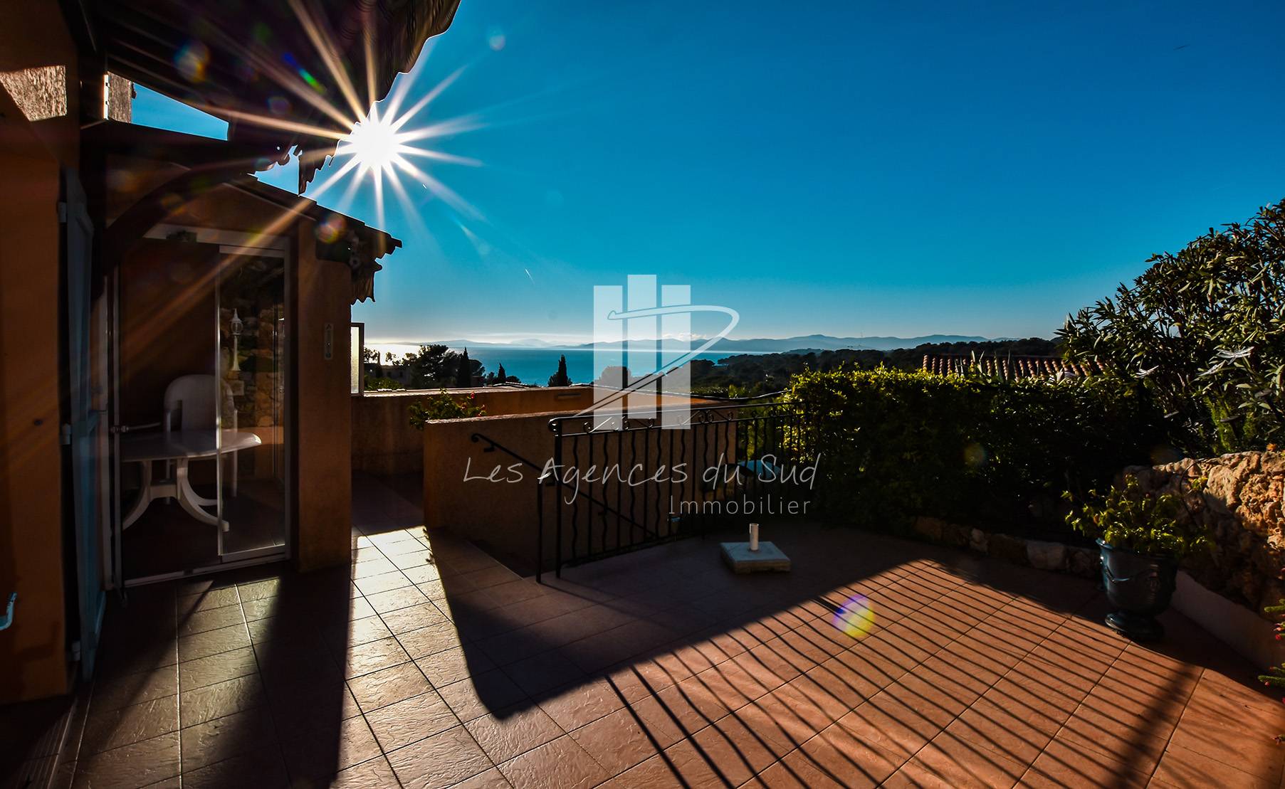 RECHERCHE MAISON 3 PIECES VUE MER A SAINT-RAPHAEL
