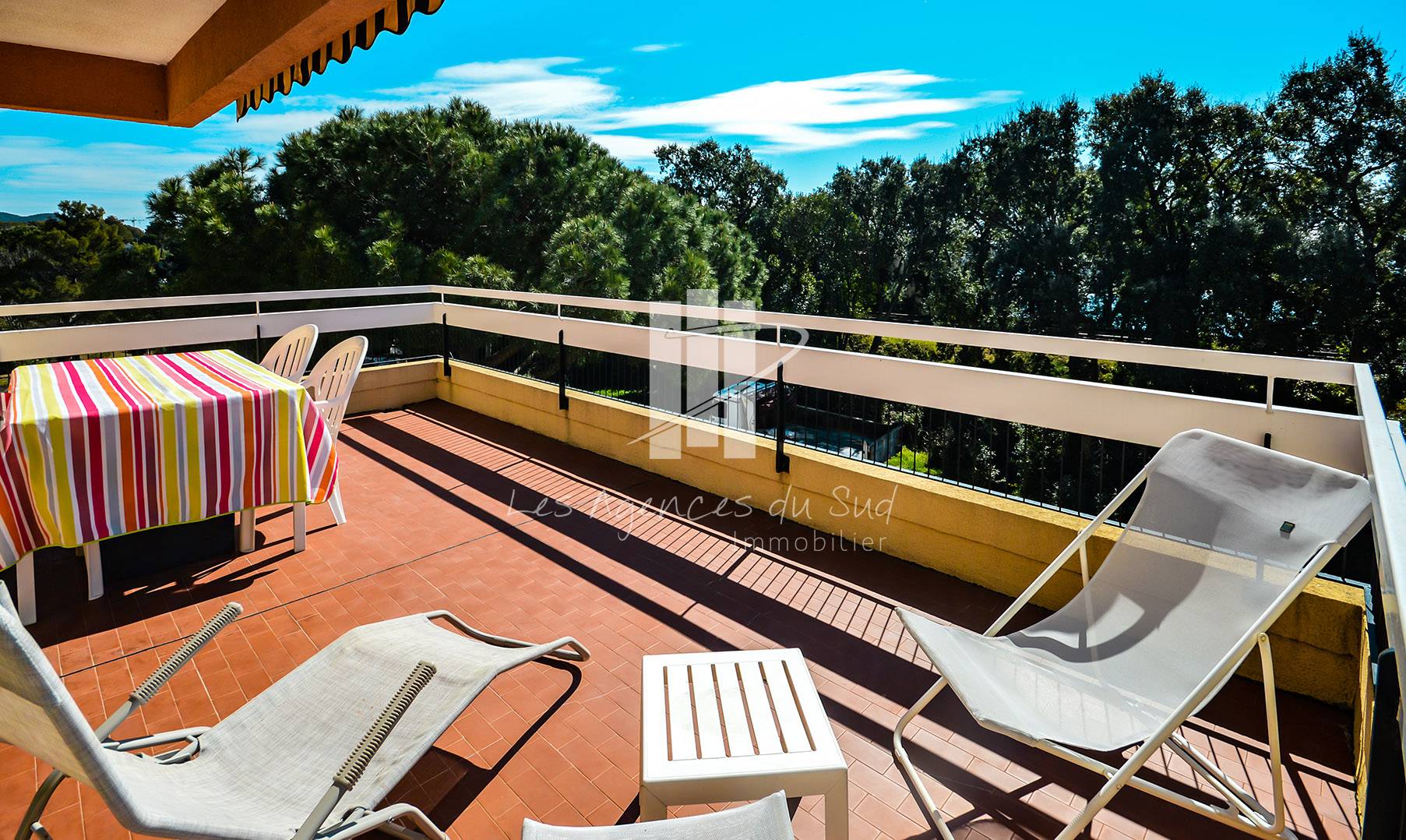 APPARTEMENT 2 PIECES A VENDRE BORD DE MER DE SAINT RAPHAEL