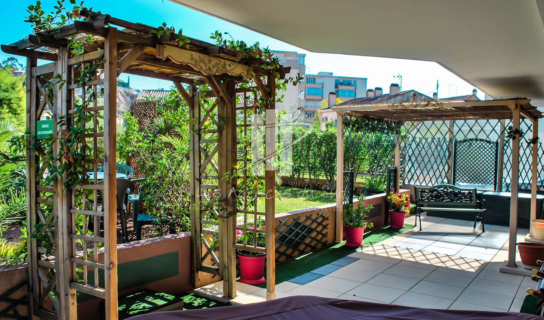 ACHETER APPARTEMENT 4 PIECES AVEC JARDIN PROCHE CENTRE VILLE SAINT RAPHAEL