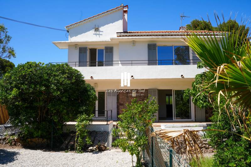 A VENDRE 3 PIÈCES 78 M² HAUT DE VILLA COEUR DE BOULOURIS, T3 AVEC JARDIN ET PARKINGS