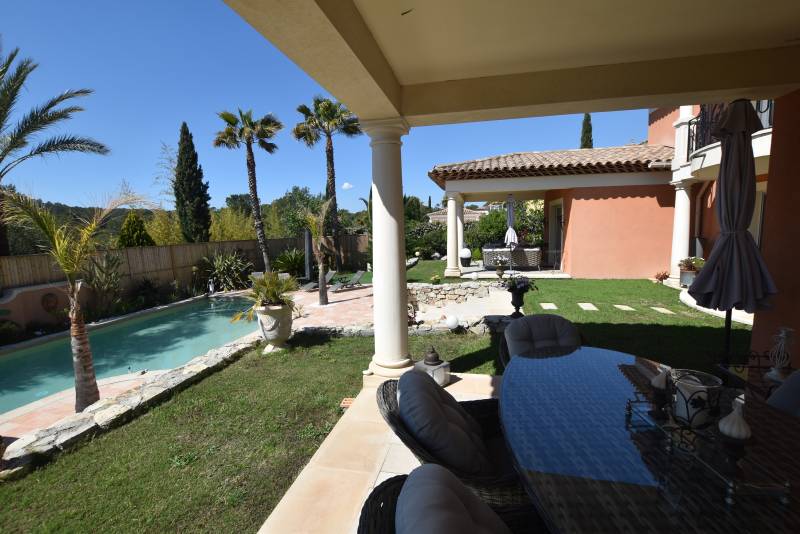 6 PIÈCES 188 M² 1164 M² VILLA SUR VALESCURE