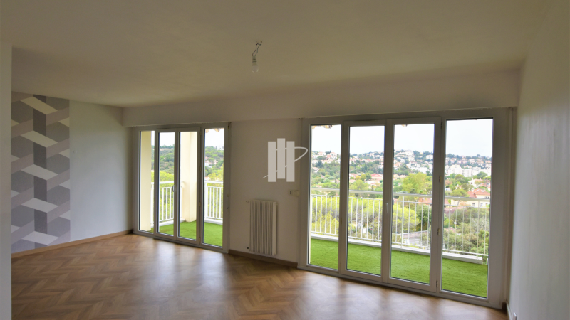 3 PIÈCES APPARTEMENT VUE MER EN ÉTAGE ÉLEVÉ 3 PIÈCES À SAINT RAPHAEL