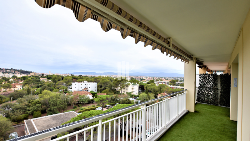 3 PIÈCES APPARTEMENT VUE MER EN ÉTAGE ÉLEVÉ 3 PIÈCES À SAINT RAPHAEL
