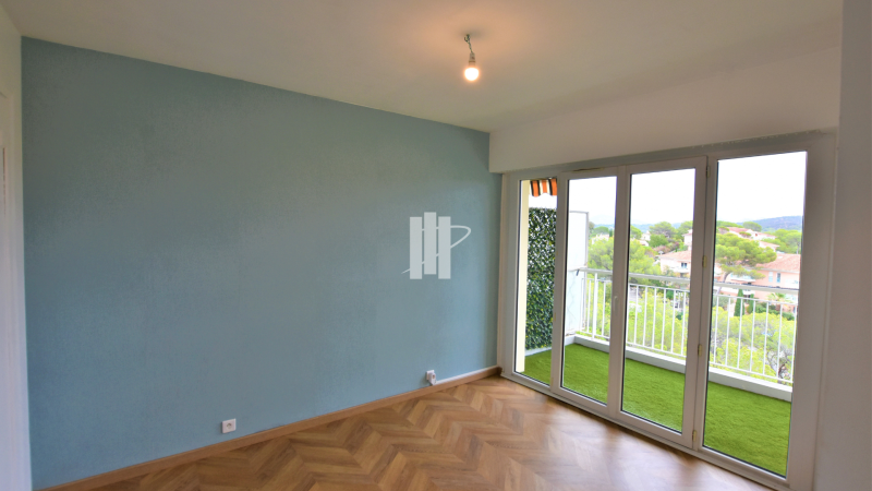 3 PIÈCES APPARTEMENT VUE MER EN ÉTAGE ÉLEVÉ 3 PIÈCES À SAINT RAPHAEL