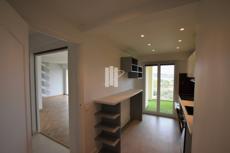 3 PIÈCES APPARTEMENT VUE MER EN ÉTAGE ÉLEVÉ 3 PIÈCES À SAINT RAPHAEL