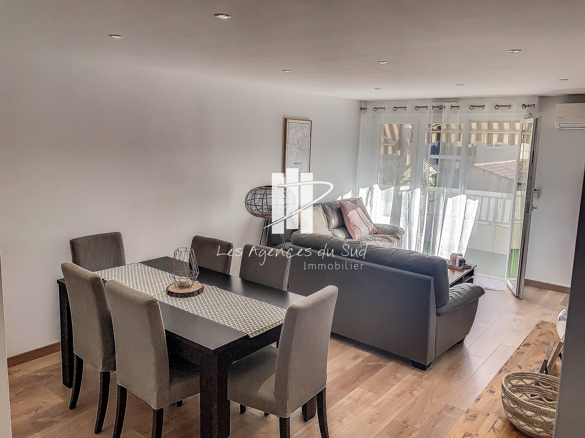 VENDU - APPARTEMENT 4 PIECES AVEC BALCON ET PARKINGS A FREJUS