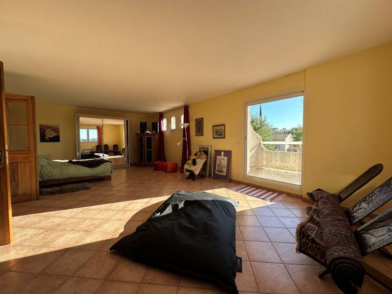 5 PIÈCES 180 M² 1156 M² SUPERBE VILLA TRADITIONNELLE EN BORDURE DES GOLFS DE VALESCURE !