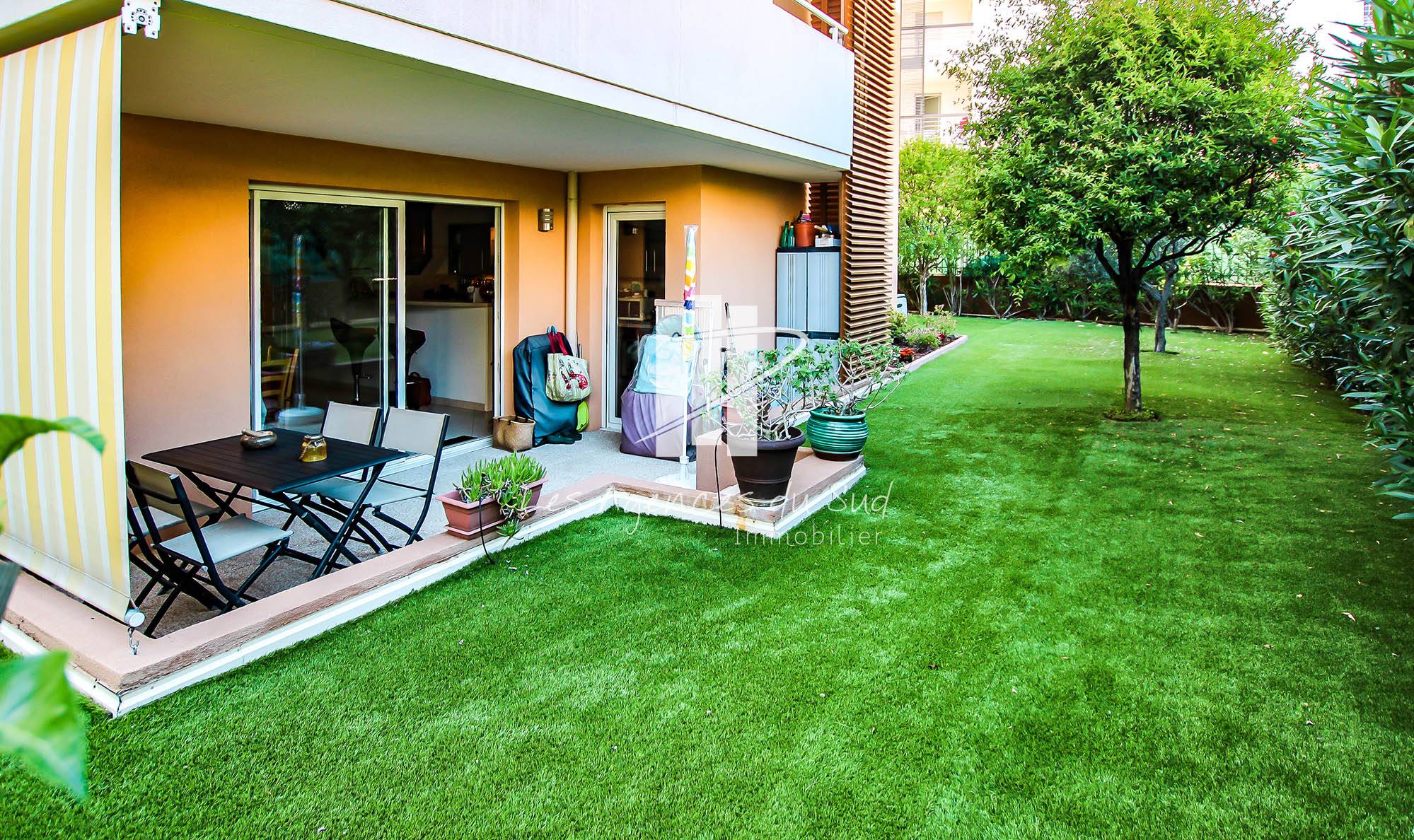 APPARTEMENT A VENDRE CENTRE-VILLE ST RAPHAEL 3 PIECES