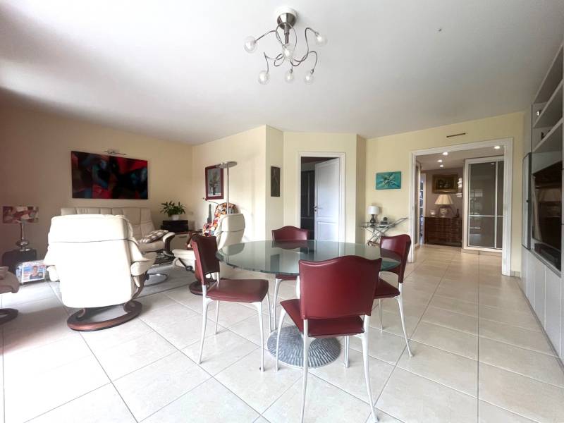 3 pièces 76 m² bel appartement 3 pièces au calme vue sur golf