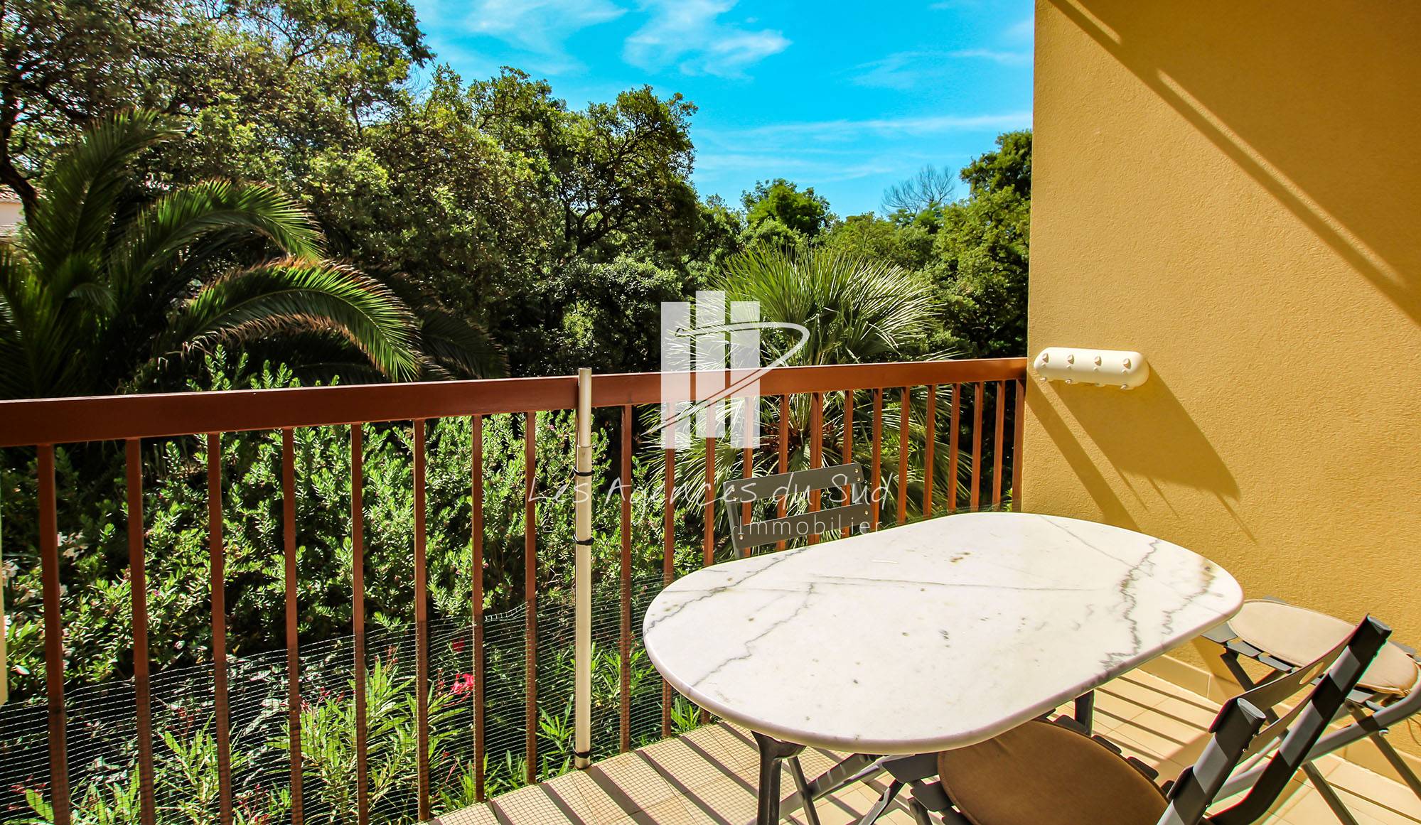 ACHETER STUDIO BORD DE MER A SAINT RAPHAEL FREJUS