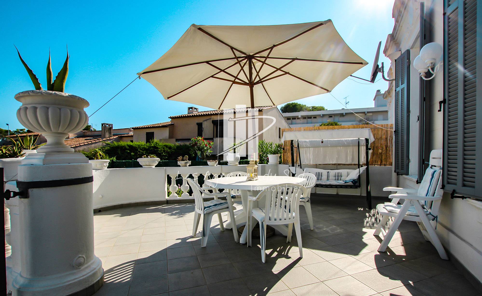 A VENDRE APPARTEMENT PRESTIGE BORD DE MER BOULOURIS