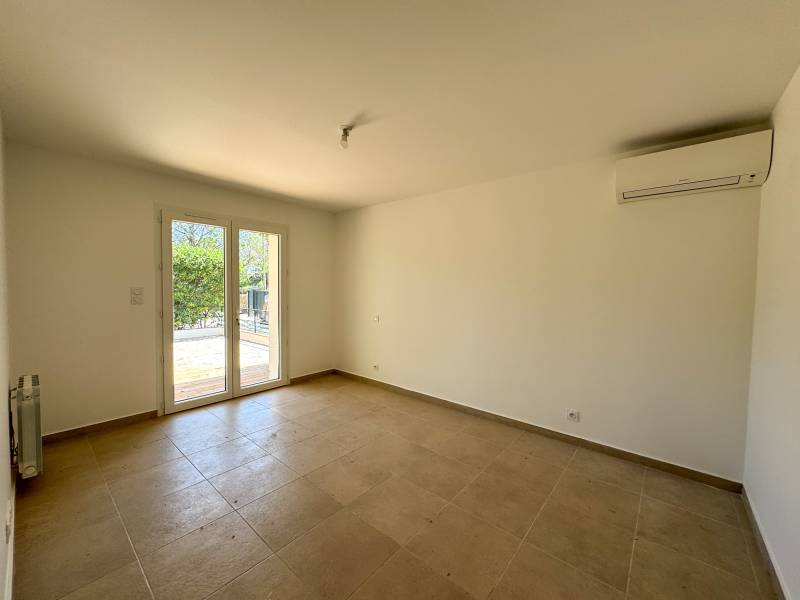 A VENDRE 3 PIÈCES 78 M² HAUT DE VILLA COEUR DE BOULOURIS, T3 AVEC JARDIN ET PARKINGS