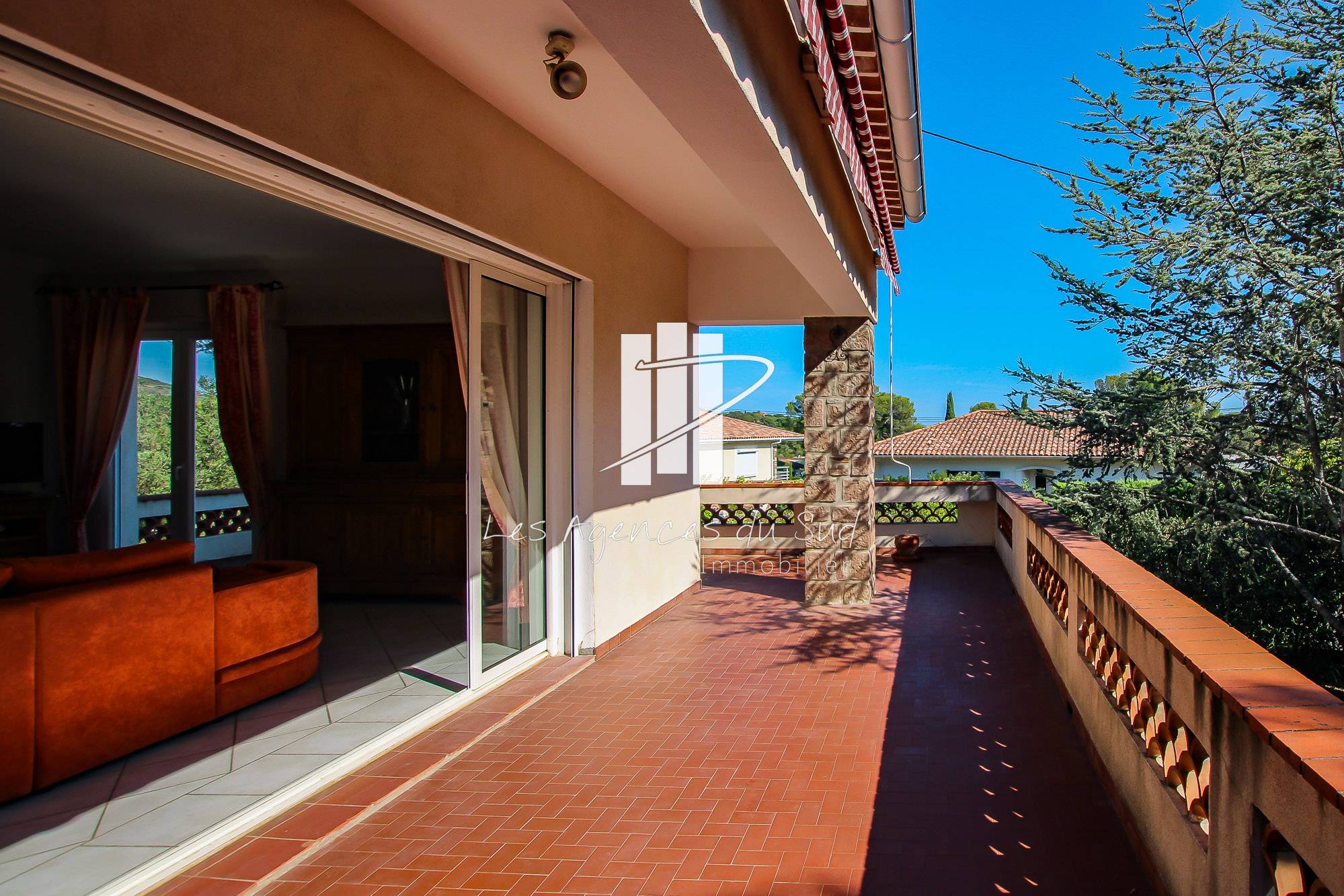 VENDU - GRANDE MAISON DE 6 PIECES A VENDRE PROCHE DU BORD DE MER DE BOULOURIS