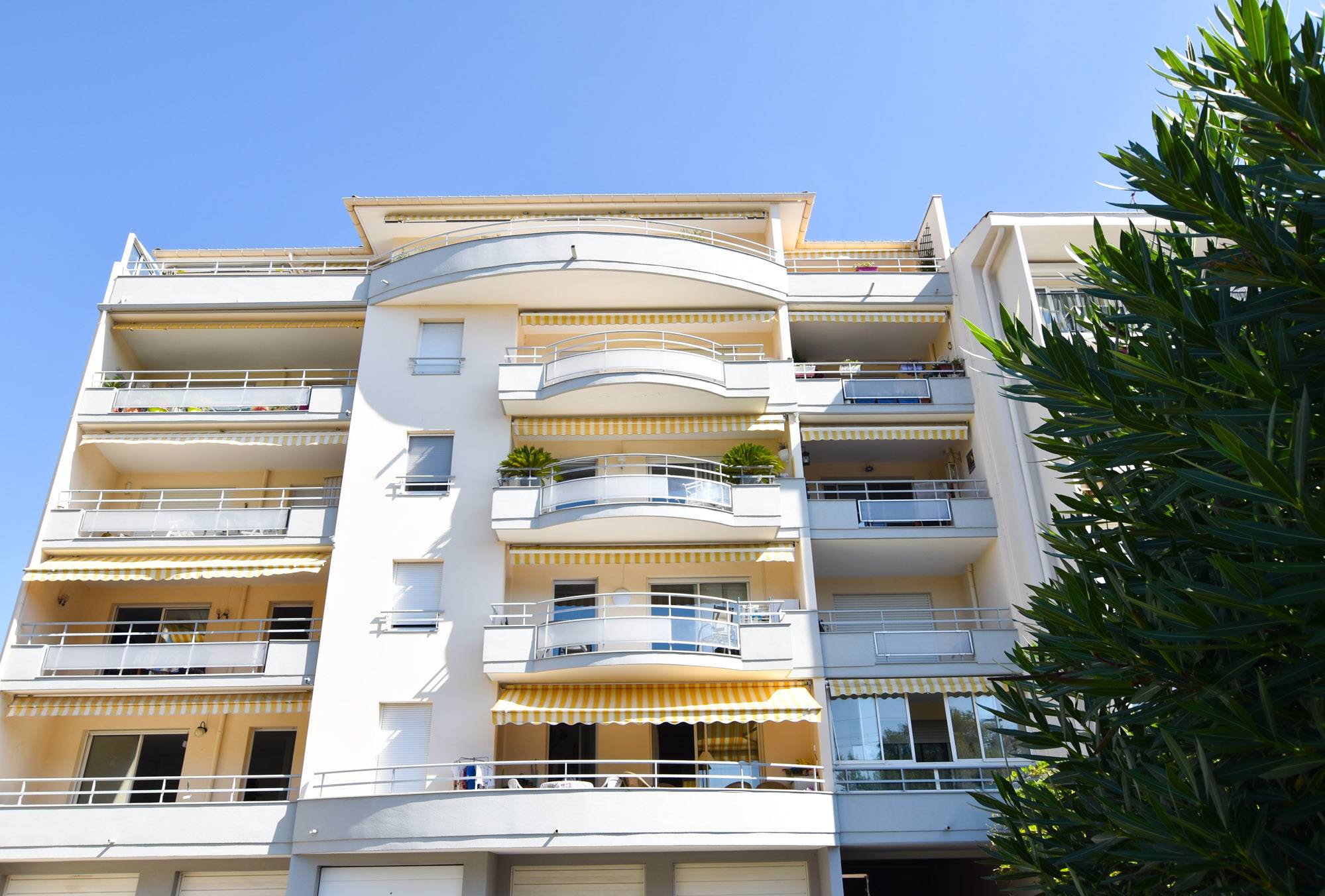 Appartement 3 pièces secteur Les Iscles Cœur de ville Saint Raphael garage, parking