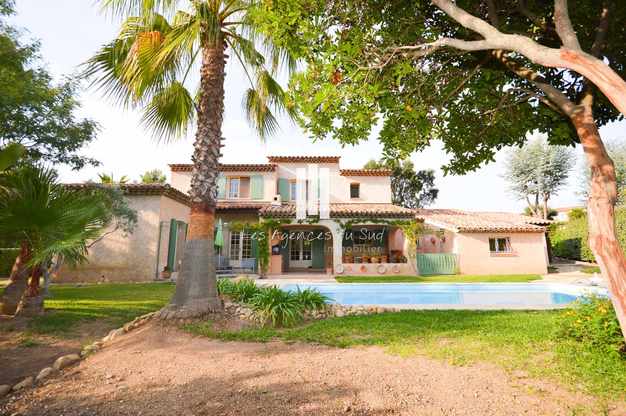 VILLA 6 PIÈCES BOULOURIS