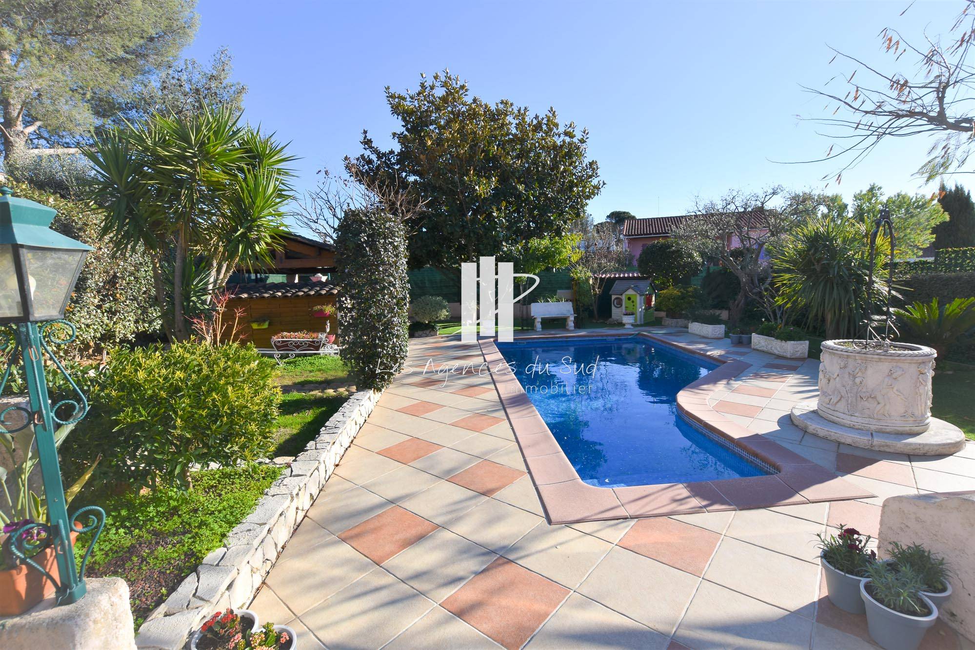 VILLA PISCINE SAINT-RAPHAËL PROCHE MER 5 PIÈCES