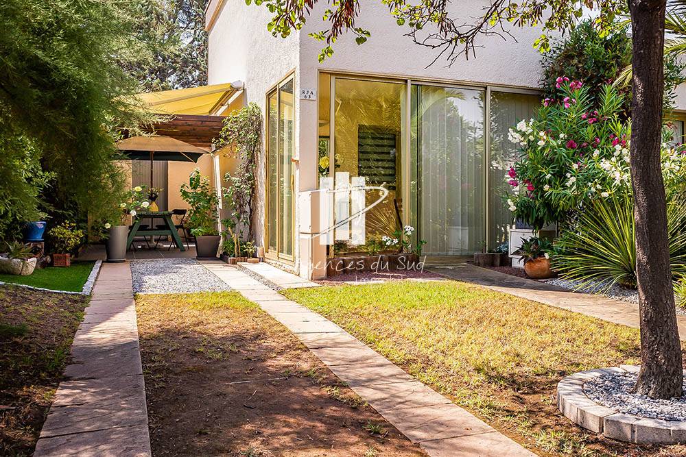 VENDU - MAISON 3 PIECES AVEC JARDIN A VENDRE PROCHE DE LA MER ET DU PORT SANTA-LUCIA A ST RAPHAEL