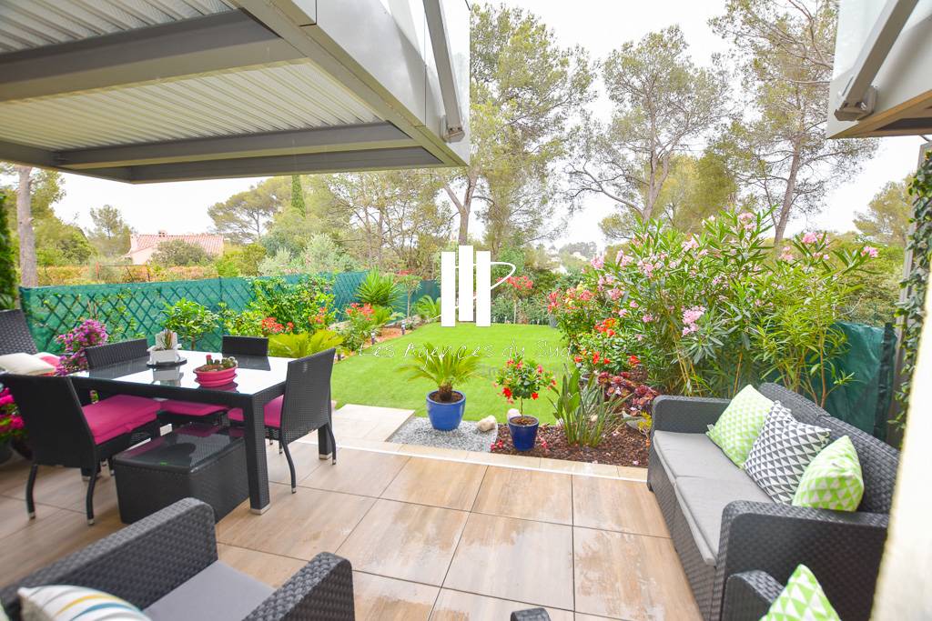 3 PIÈCES 72 M² RÉSIDENCE DE 2019 REZ DE JARDIN AU CALME EN TRÈS BON ÉTAT VENDU AVEC DOUBLE GARAGE.