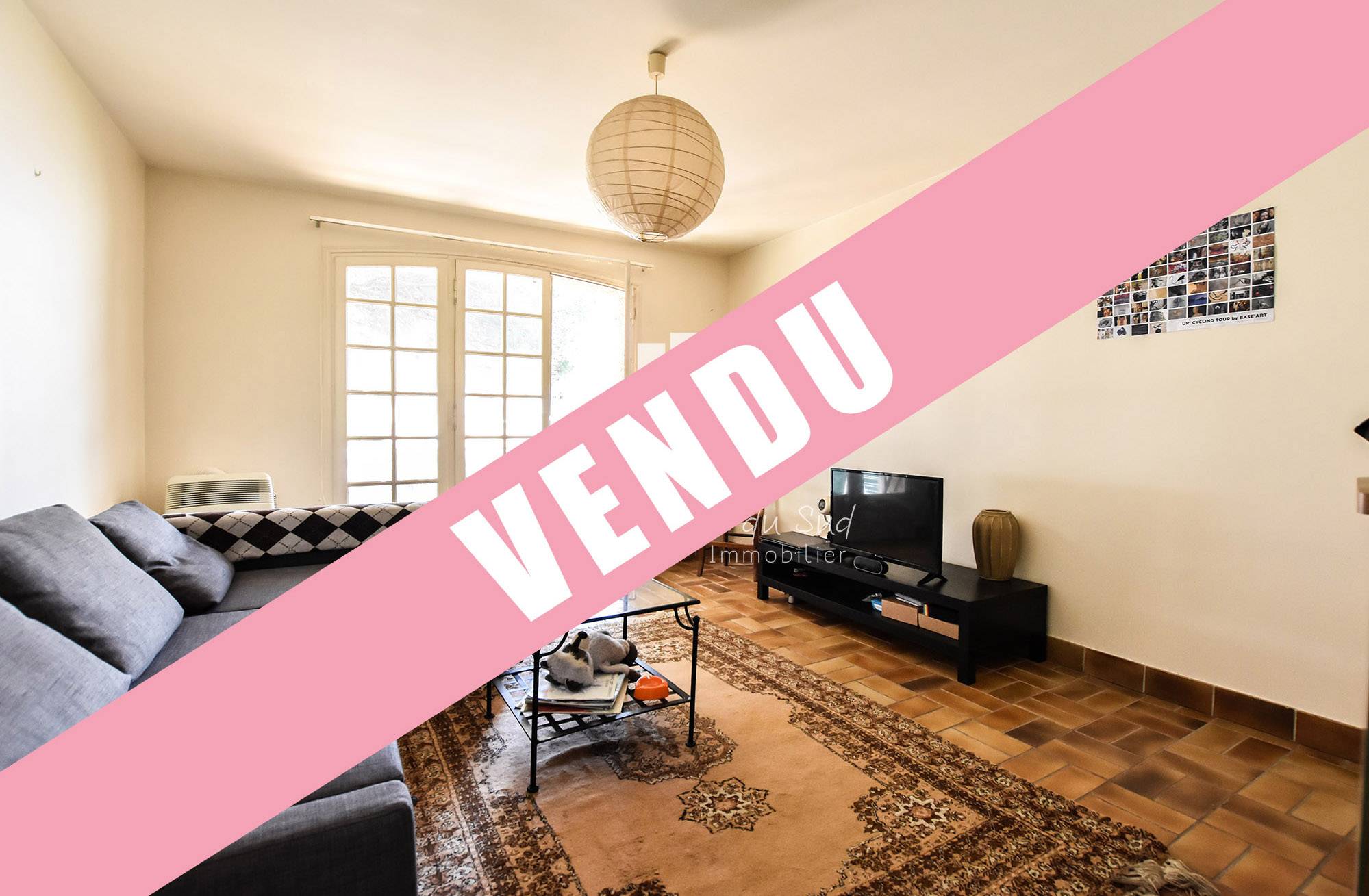 VENDU - APPARTEMENT 2 PIÈCES TRAVERSANT A SAINT-RAPHAËL DANS LE QUARTIER DU BAS DE VALESCURE AVEC BALCON EXPOSÉ SUD