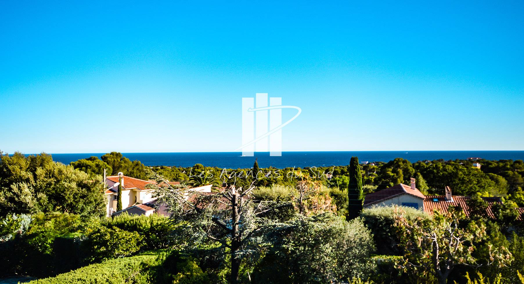 A VENDRE APPARTEMENT DE PRESTIGE VUE MER A SAINT RAPHAËL