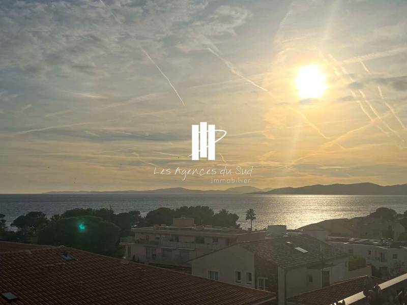 3 PIÈCES 52 M² BOULOURIS TOUT A PIED - DERNIER ETAGE MAGNIFIQUE VUE MER