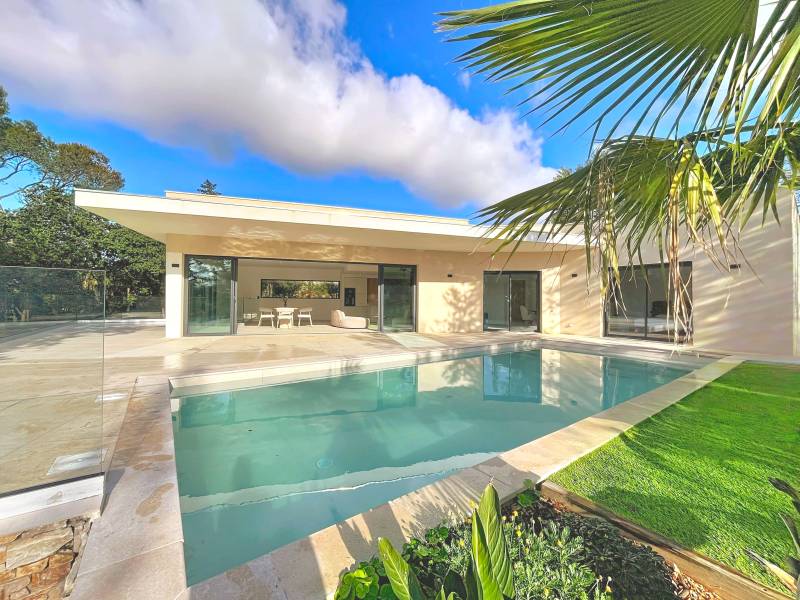 Villa contemporaine neuve avec piscine - 200 m² - 5 pièces