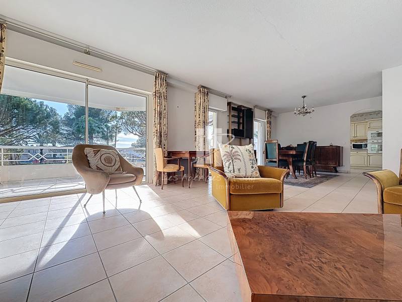 5 pièces 140 m² - Appartement type 5 Pièces - Cœur de Boulouris - Résidence Prestigieuse -