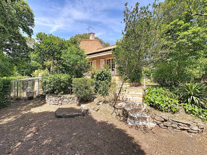 MAISON DE CHARME A BOULOURIS
