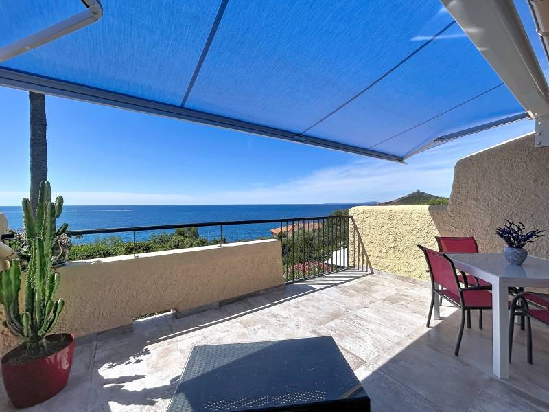 Coup de cœur à Agay : villa rénovée, vue mer imprenable et accès plages à pied