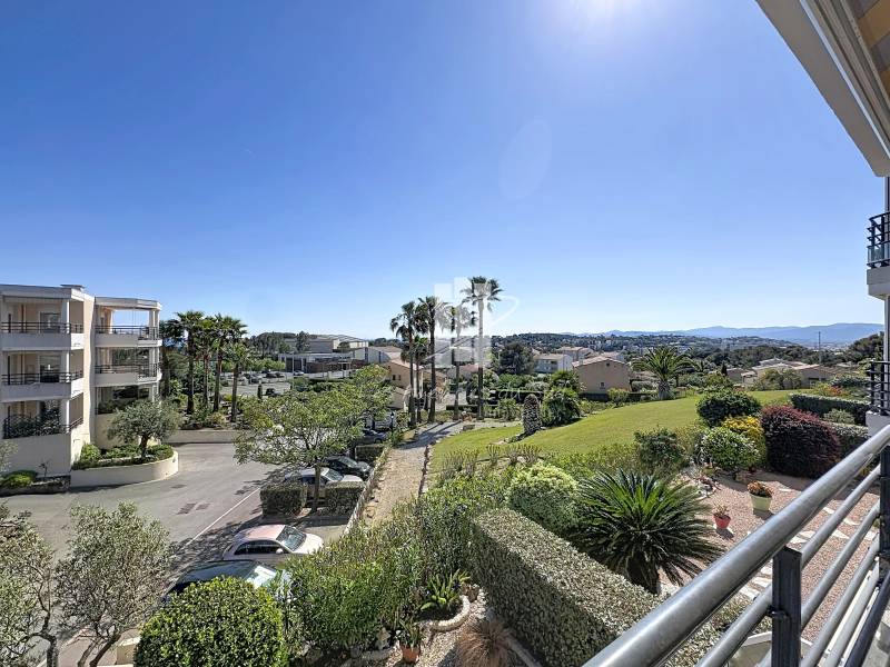 Exclusivité – Appartement 3 pièces 78,49 m² à Saint-Raphaël – Terrasse 30 m², garage, résidence de standing