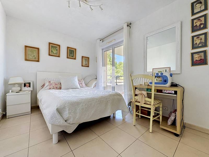 Exclusivité – Appartement 3 pièces 78,49 m² à Saint-Raphaël – Terrasse 30 m², garage, résidence de standing