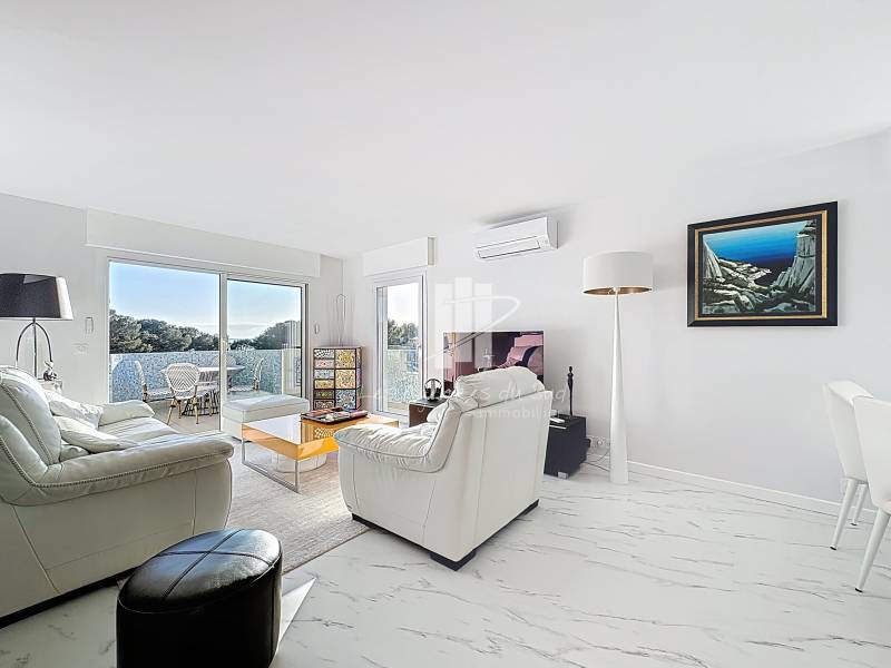 APPARTEMENT DERNIER ETAGE 4 PIÈCES 92 M² VUE MER