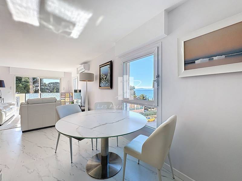 APPARTEMENT DERNIER ETAGE 4 PIÈCES 92 M² VUE MER