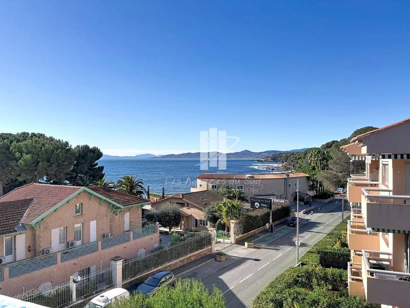 APPARTEMENT DERNIER ETAGE 4 PIÈCES 92 M² VUE MER