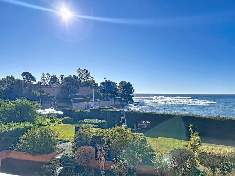 Studio rénové de 35 m² avec vue mer exceptionnelle – Saint‑Raphaël